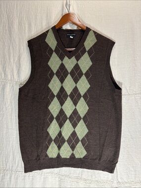 Banana Republic Brown and Sage Green Argyle V-Neck Sweater Vest 100% Merino Wool